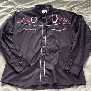 Embroidered pearl snap shirt